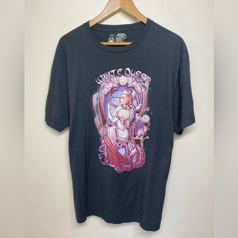 🧁 teeVILLAIN White Queen Graphic Tee Adult XL